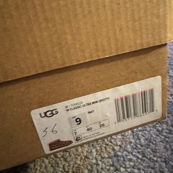 Ugg Ultra Mini Classic Boot Spotty - Picture 9 of 10